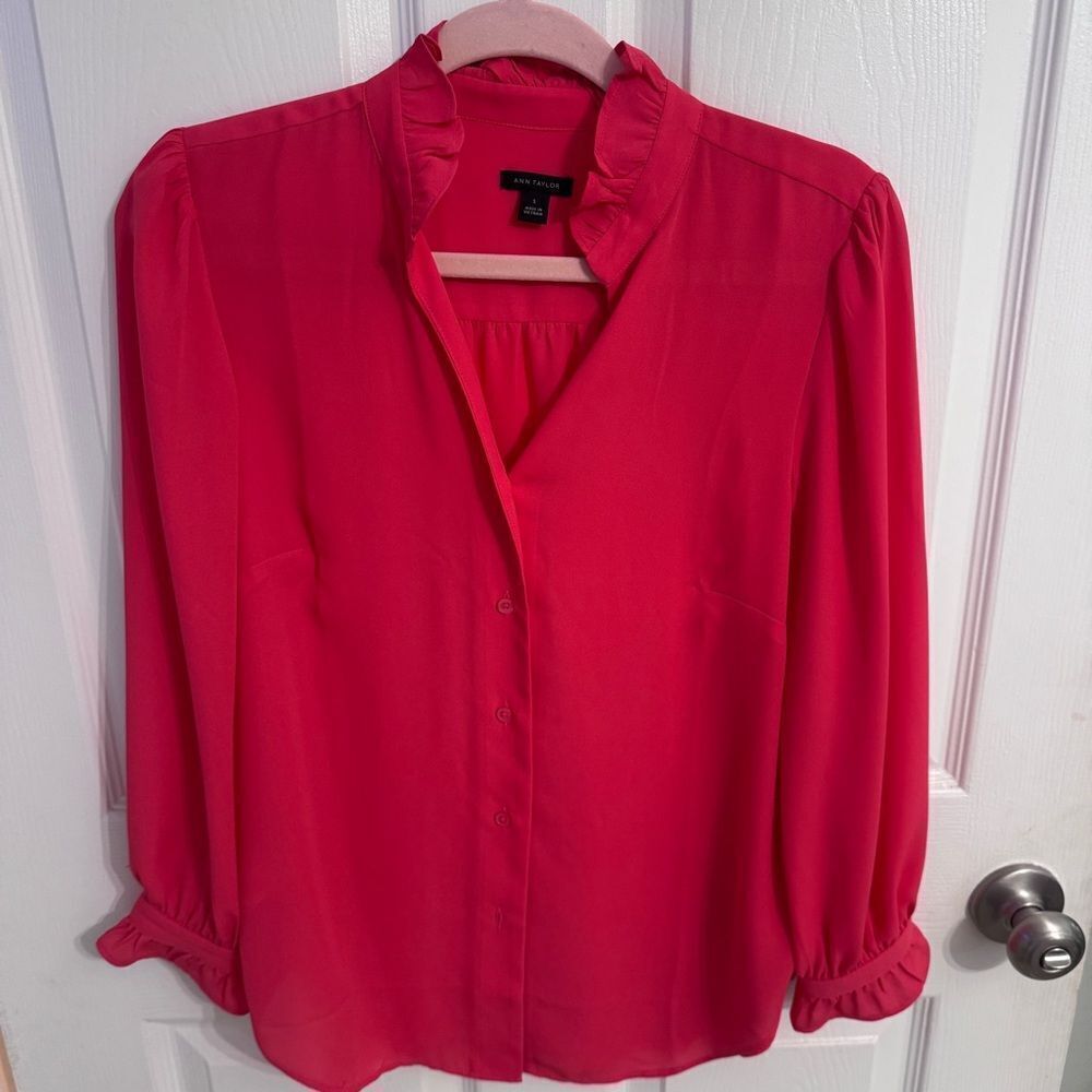 Ann Taylor Ruffle Neck Button Blouse | melon- ish color| Size Small